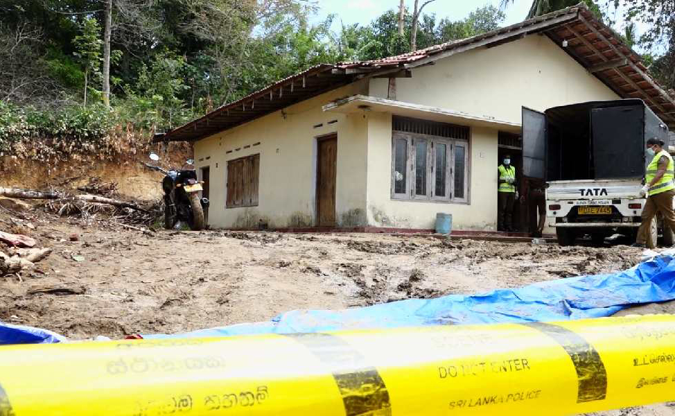 200kg of ice in Tangalle - 2 dead bodies and 06 weapons